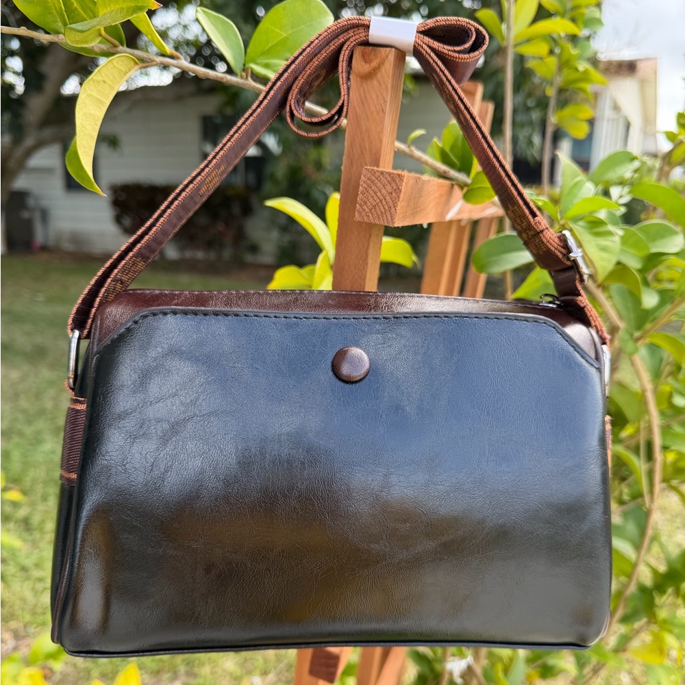 FUMDDAISHU FASHION Soft Leather Crossbody Versatile Boston Bag Black and Brown - Picture 10 of 15